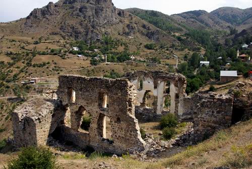 Gümüşhane tarihi yapılar Rum kiliseleri