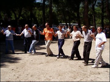 Kazdalarnda Karadeniz Yayla enlii
